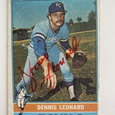  Kansas City Royals Dennis Leonard 1976 Topps #334 signed trading card