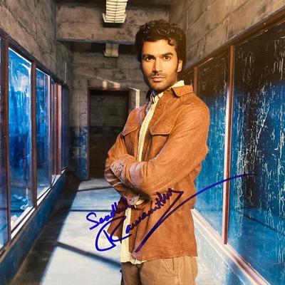 Sendhil Ramamurthy
signed photo