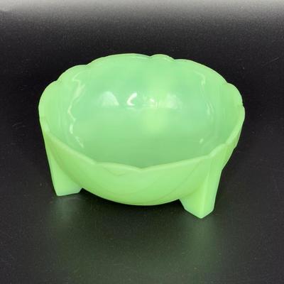 Vintage Chevron Jadeite Bowl - Uranium Glass