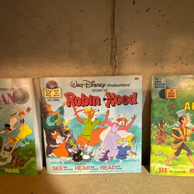 WALT DISNEY JOHNNY APPLESEED, ROBIN HOOD AND PETER PAN ON 45 RECORD READ ALONG
