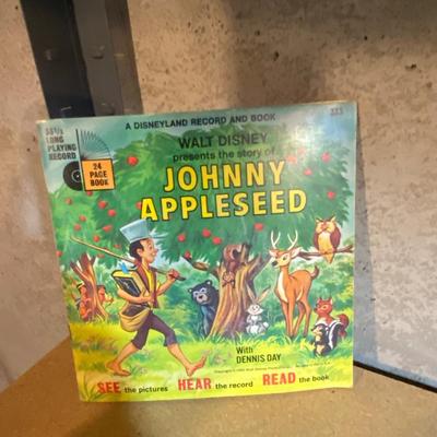 WALT DISNEY JOHNNY APPLESEED, ROBIN HOOD AND PETER PAN ON 45 RECORD READ ALONG