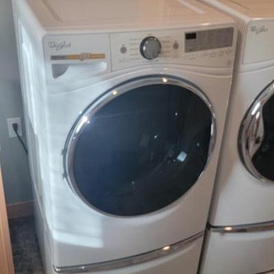 Whirlpool washer and riser Model WFW92HEFW0