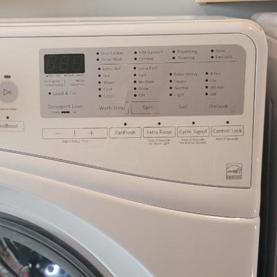 Whirlpool washer and riser Model WFW92HEFW0