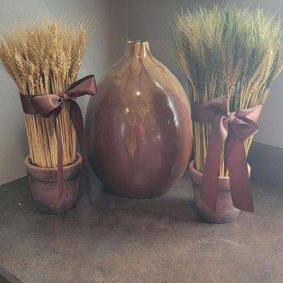 Large glazed vase, wheat decor