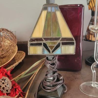 Tiffany-like small lamp assorted decor