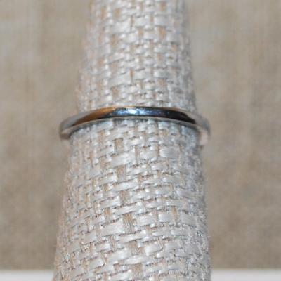 Size 6¾ Aquamarine Swirl Waves Inlays Ring & Clear Accent Stones on a Silver Tone Band (3.2g)
