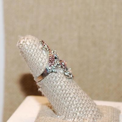 Size 6½ Light Pear Shaped Pink & Clear Stones Party Style Ring on a Silver Tone Band (5.7g)