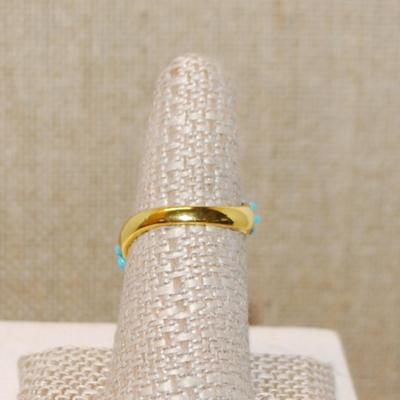 Size 7½ Unique Robin's Egg Blue Beads Ring & Round Purple Stone Ends on a Gold Tone Band (6.1g)