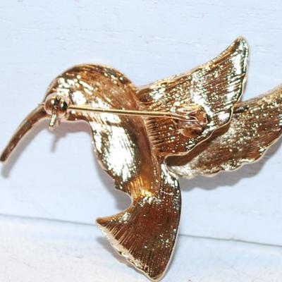 Reddish Pink, Black & Gold Hummingbird BROOCH (2" x 1½") on a Gold Tone Setting