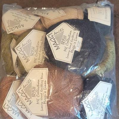 Maggi Knit kit Lacy Squared Summer Wrap
