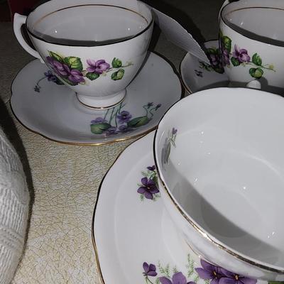 Set of 3 saucer and tea cups with purple flowersle
