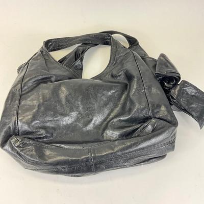 223 VALENTINO Nuage Bow Black Leather Tote