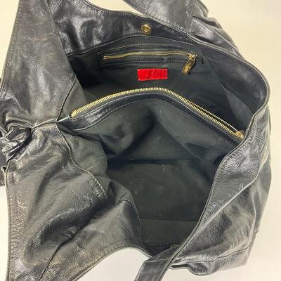 223 VALENTINO Nuage Bow Black Leather Tote