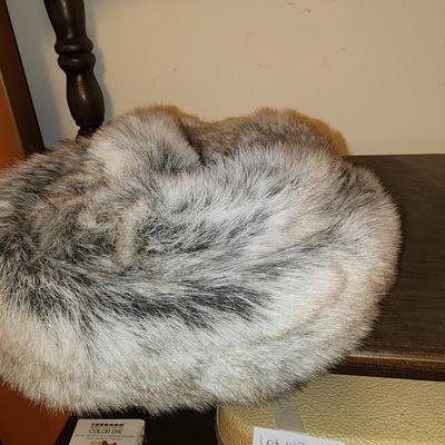 Ladies fur hat in gray.