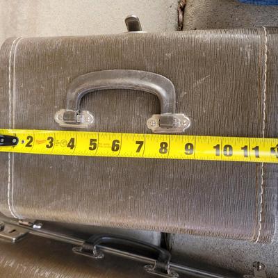 Papa bear, mama bear and baby bear vintage luggage set