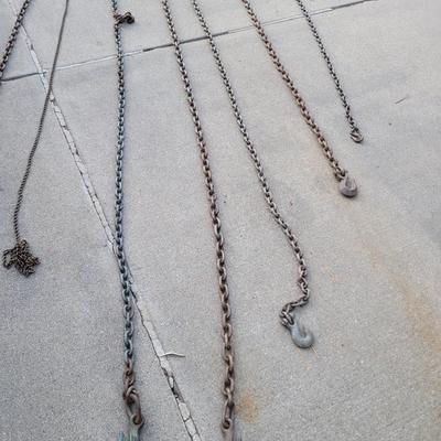 Lot of logging or tow chains