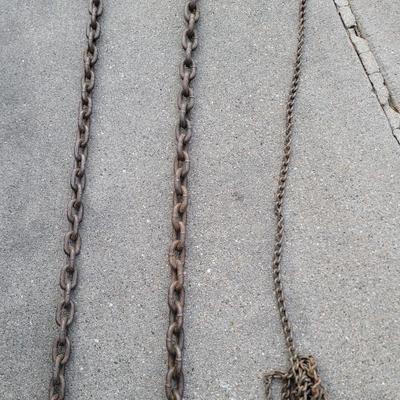 Lot of logging or tow chains