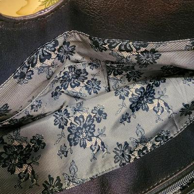 Wilson purple leather purse