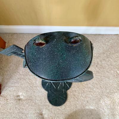 LOT 5 L: Vintage Metal Frog Playing Guitar Garden Decor