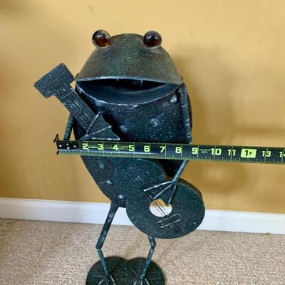 LOT 5 L: Vintage Metal Frog Playing Guitar Garden Decor
