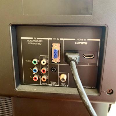 LOT 6 L: Toshiba TV Model #32DT2U