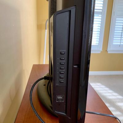 LOT 6 L: Toshiba TV Model #32DT2U