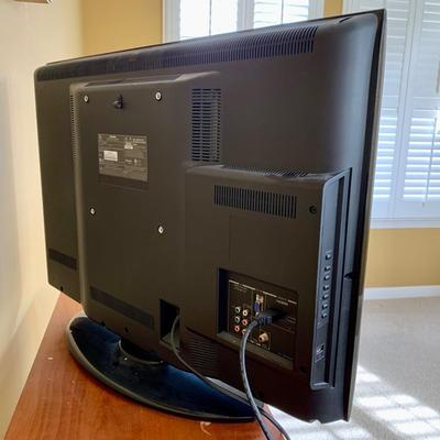 LOT 6 L: Toshiba TV Model #32DT2U