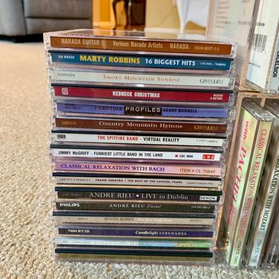 LOT 9 L: Cassette Tape & CD Collection: Glen Miller, Frank Sinatra, Village People, Lee Ann Womack, Nat King Cole, Kenny Rogers,...