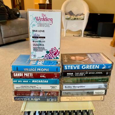 LOT 9 L: Cassette Tape & CD Collection: Glen Miller, Frank Sinatra, Village People, Lee Ann Womack, Nat King Cole, Kenny Rogers,...