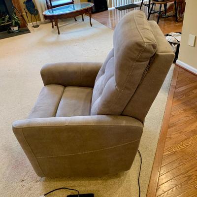 LOT 10 L: Raymour & Flanigan Laverne Microfiber Power Lift Recliner