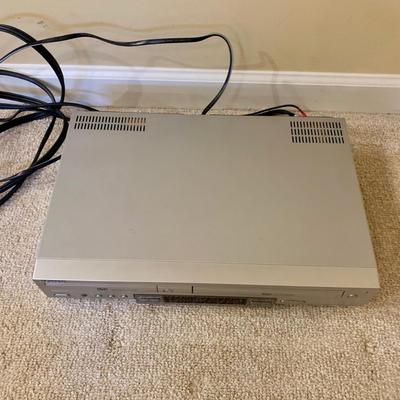 LOT 13 L: Sony DVD / VCR Player Model #SLV-D300P