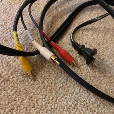 LOT 13 L: Sony DVD / VCR Player Model #SLV-D300P