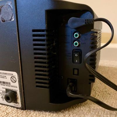 LOT 14 L: Bose Lifestyle 20 Music System & Solo TV Sound System