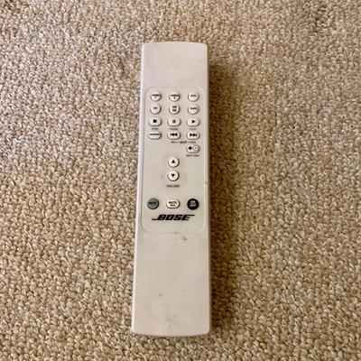 LOT 14 L: Bose Lifestyle 20 Music System & Solo TV Sound System