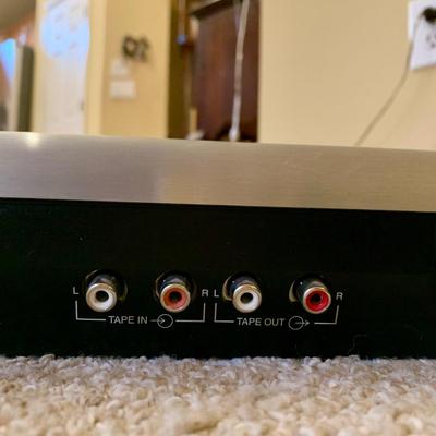 LOT 14 L: Bose Lifestyle 20 Music System & Solo TV Sound System