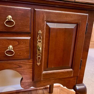 LOT 18 L & H: Pennsylvania House Expandable Sideboard Table & Ethan Allen Curio Cabinet / Hutch