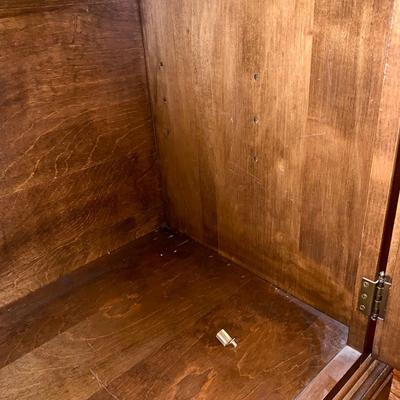 LOT 18 L & H: Pennsylvania House Expandable Sideboard Table & Ethan Allen Curio Cabinet / Hutch