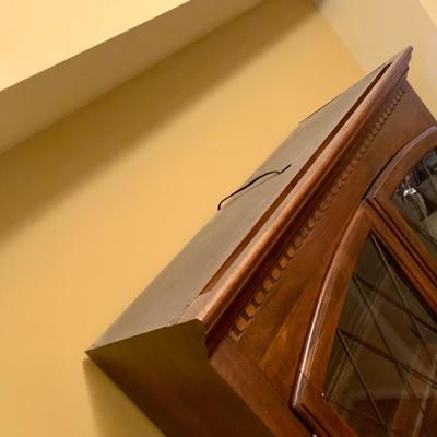 LOT 18 L & H: Pennsylvania House Expandable Sideboard Table & Ethan Allen Curio Cabinet / Hutch