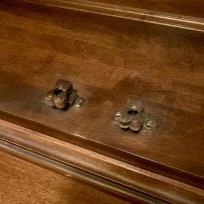 LOT 18 L & H: Pennsylvania House Expandable Sideboard Table & Ethan Allen Curio Cabinet / Hutch