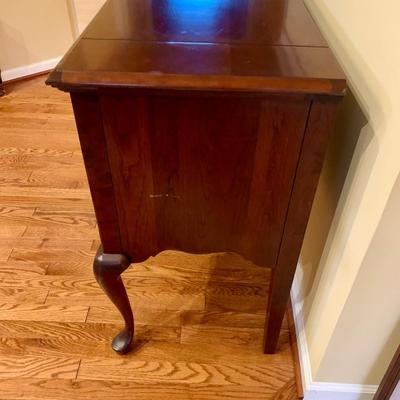 LOT 18 L & H: Pennsylvania House Expandable Sideboard Table & Ethan Allen Curio Cabinet / Hutch