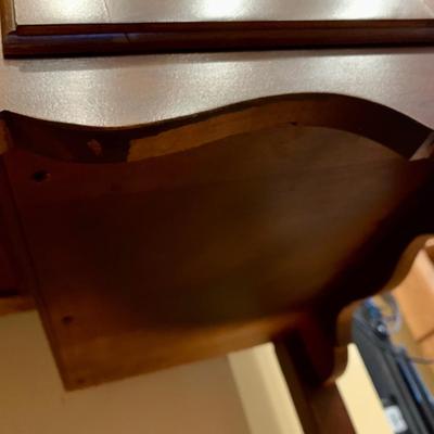 LOT 18 L & H: Pennsylvania House Expandable Sideboard Table & Ethan Allen Curio Cabinet / Hutch