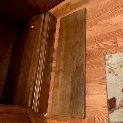 LOT 18 L & H: Pennsylvania House Expandable Sideboard Table & Ethan Allen Curio Cabinet / Hutch