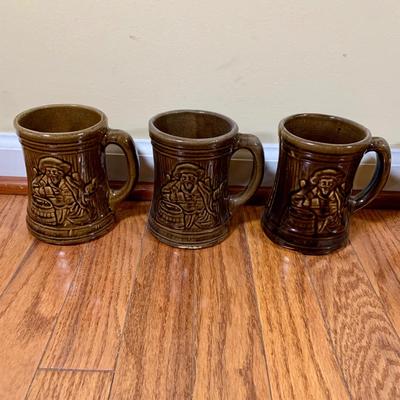 LOT 20 L: 1920's Nelson McCoy Sanitary Co. Buccaneer Pitcher w/ 6 Mugs & McCoy Pottery Mixing Bowl