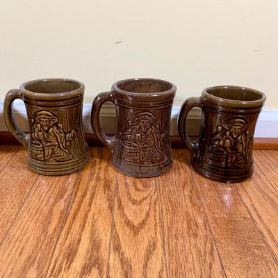 LOT 20 L: 1920's Nelson McCoy Sanitary Co. Buccaneer Pitcher w/ 6 Mugs & McCoy Pottery Mixing Bowl