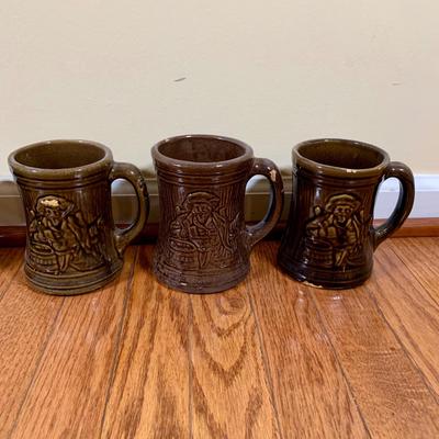 LOT 20 L: 1920's Nelson McCoy Sanitary Co. Buccaneer Pitcher w/ 6 Mugs & McCoy Pottery Mixing Bowl