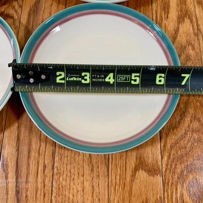 LOT 22 K: Pfaltzgraff "Juniper" Dishware Set