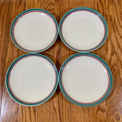 LOT 22 K: Pfaltzgraff "Juniper" Dishware Set