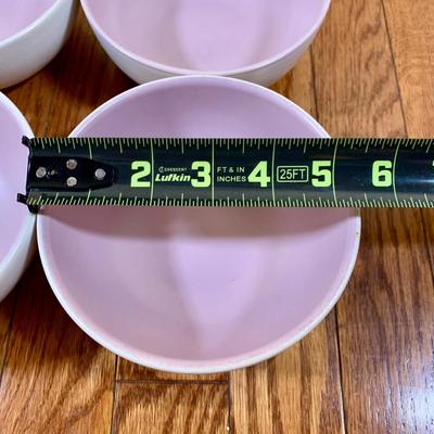 LOT 23 K: Pfaltzgraff "Cape May" Dishware Set