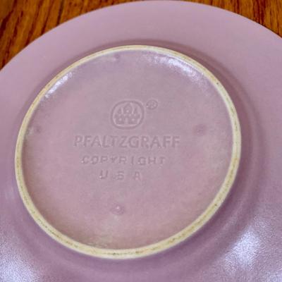 LOT 23 K: Pfaltzgraff "Cape May" Dishware Set