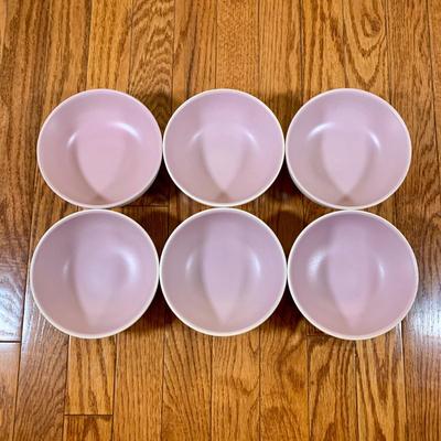 LOT 23 K: Pfaltzgraff "Cape May" Dishware Set